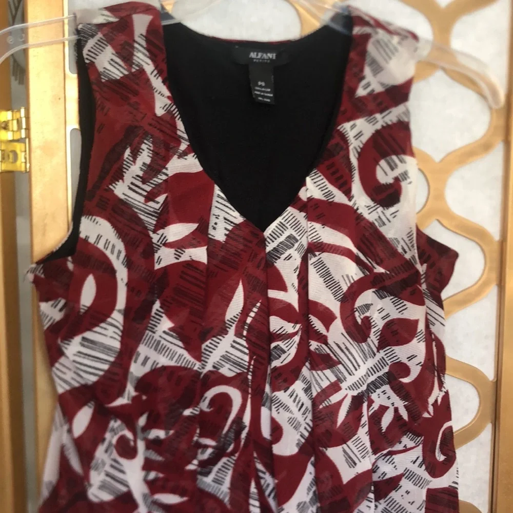 Alfani Petite Flowy Sleeveless Top Size Petite Small - Picture 2 of 8